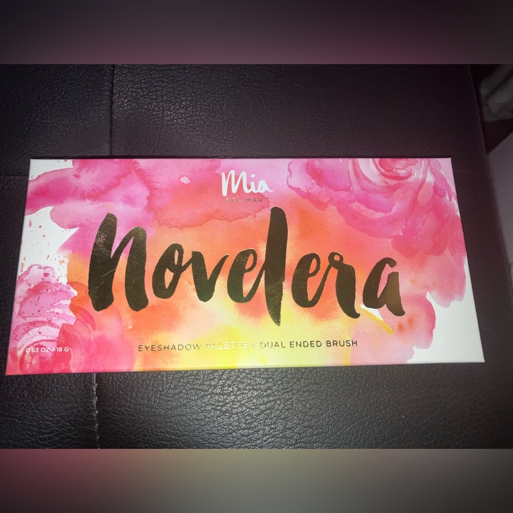 Mia Del Mar Novelera Eyeshadow Palette